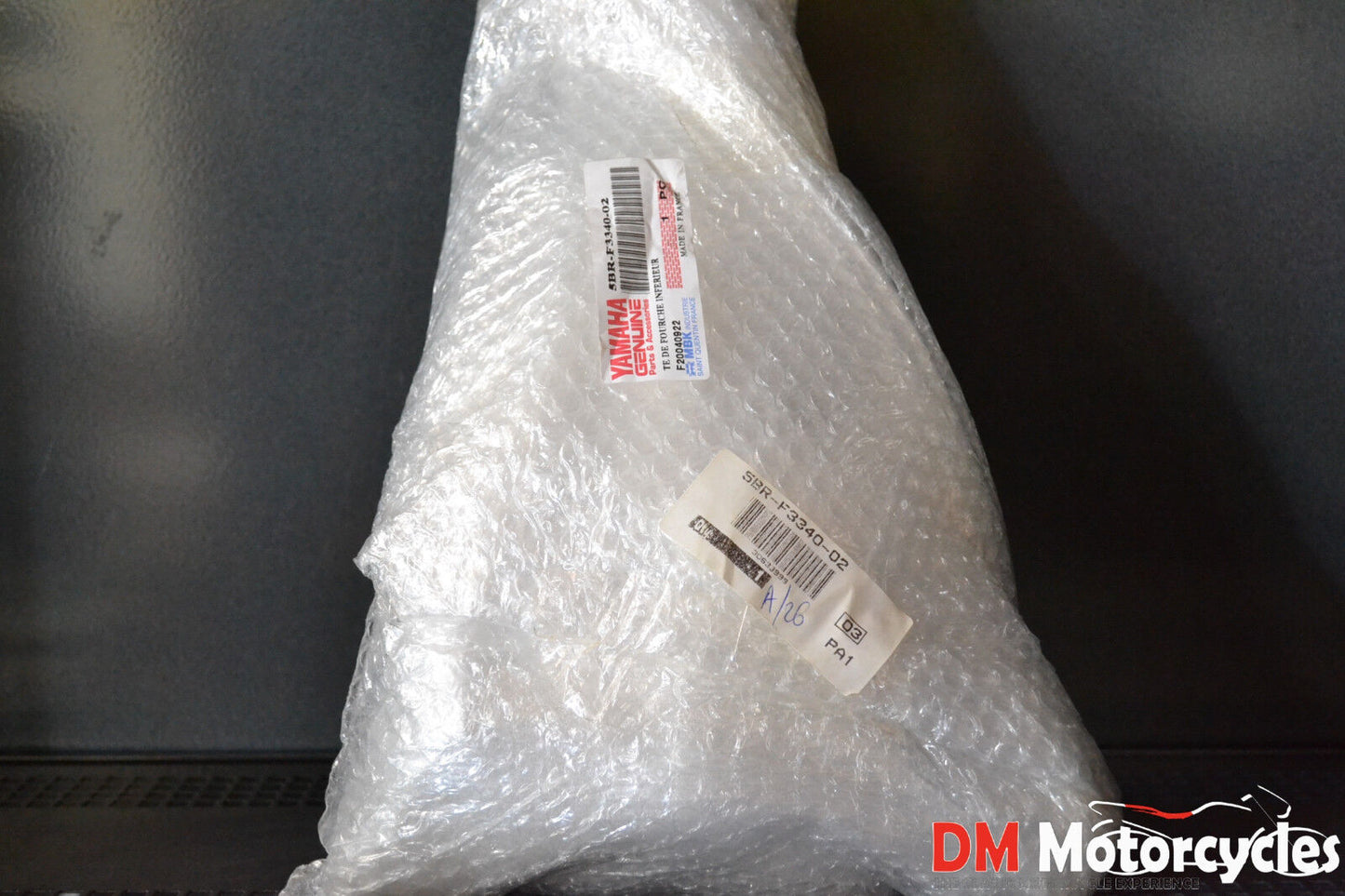 Yamaha genuine new yq50 aerox fork under bracket pn 5br-f3340-02