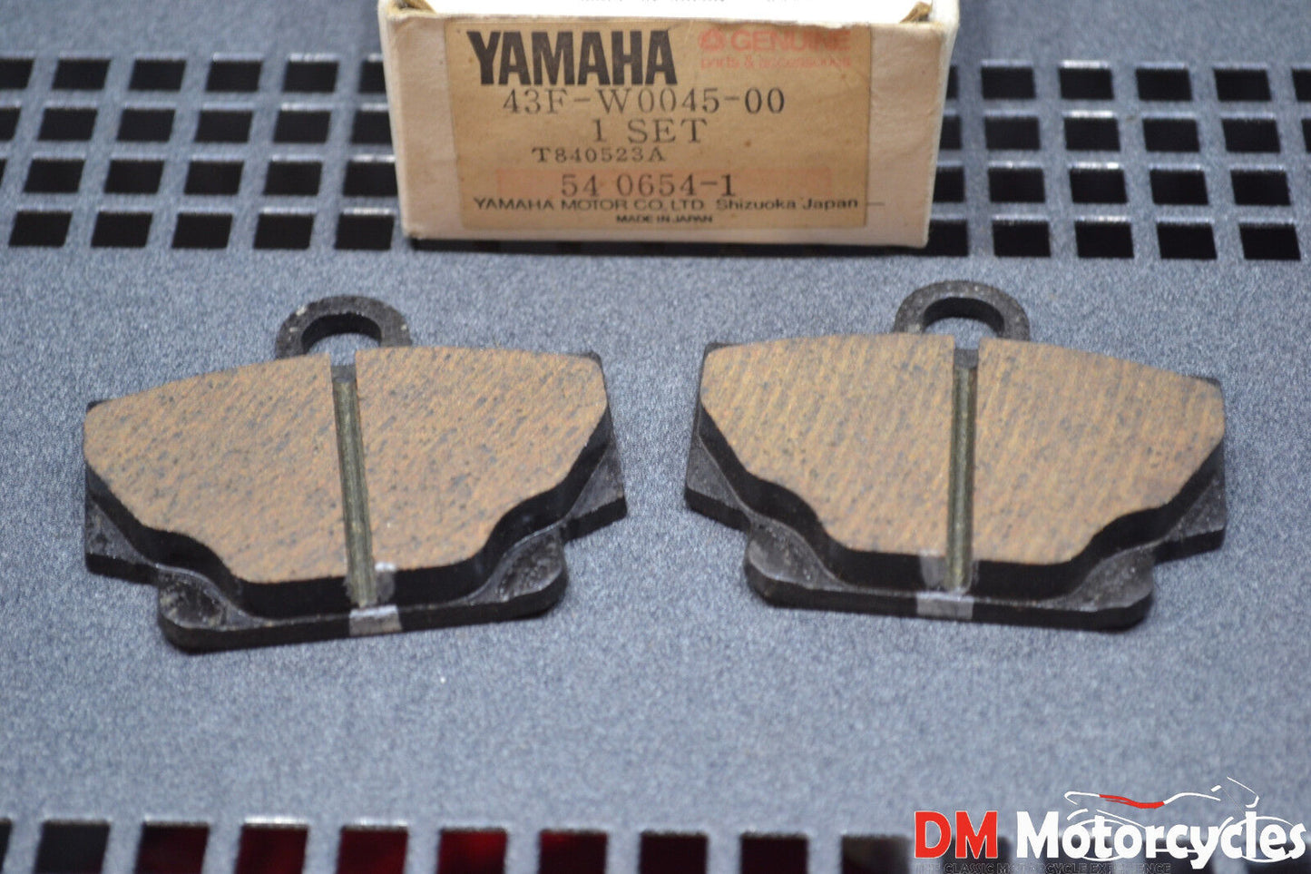 Yamaha genuine nos rd350 rz350 1984 front brake pad kit pn 43f-w0045-00