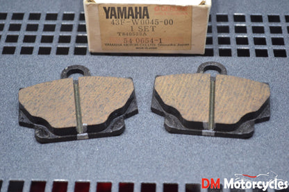 Yamaha genuine nos rd350 rz350 1984 front brake pad kit pn 43f-w0045-00