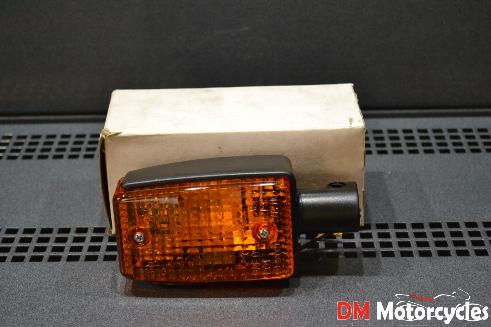 Yamaha genuine nos xj fj xz front turn signal indicator assy 1 pn 11u-83301-40