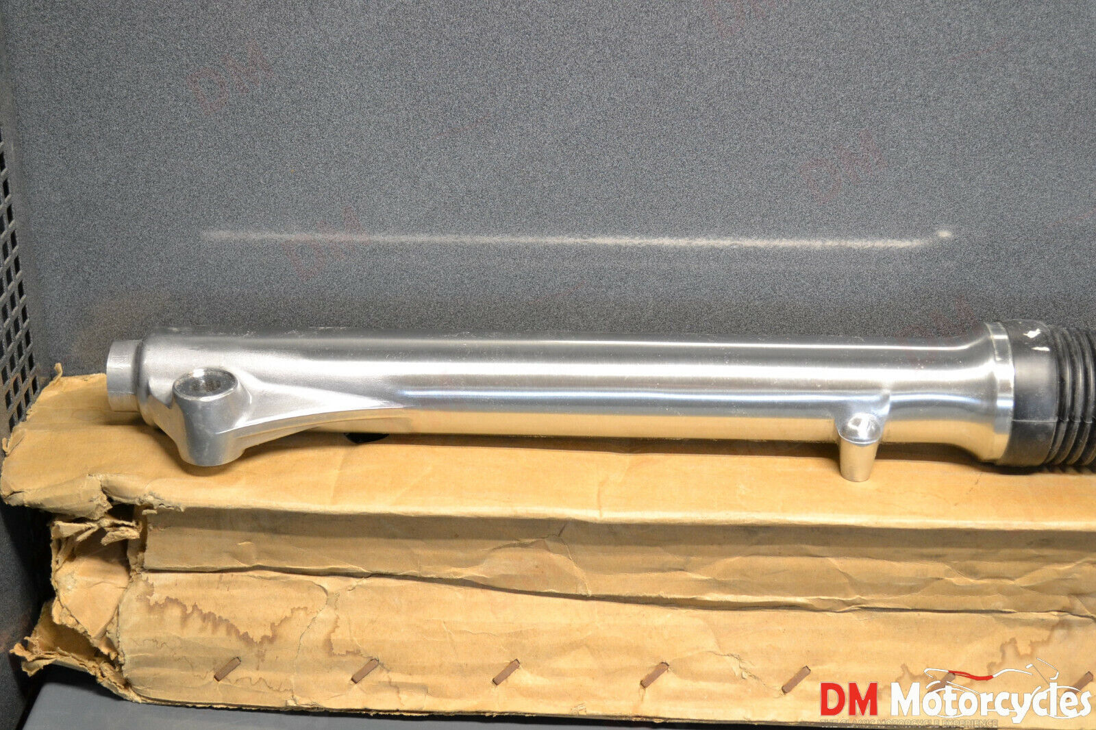 Yamaha genuine nos xt125 xt 125 1982 1983 front right fork pn 25a-23103-00