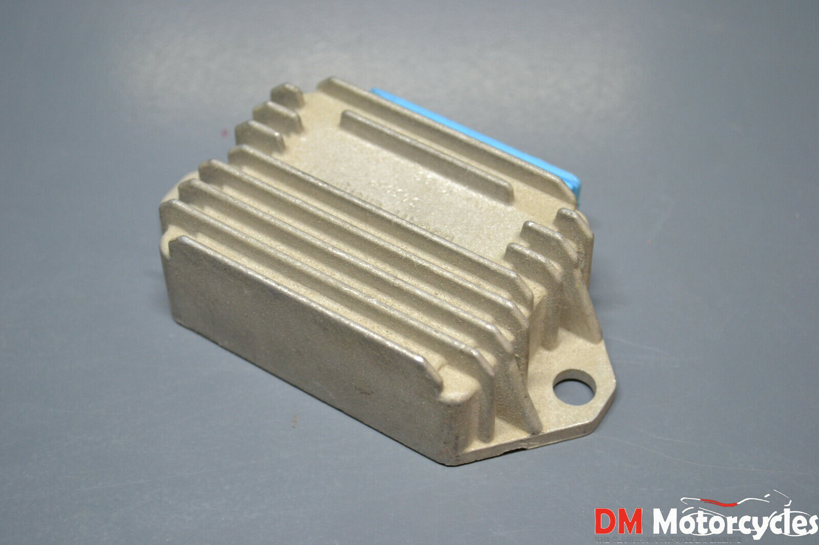 Piaggio genuine new vespa zip voltage regulator rectifier pn 294016