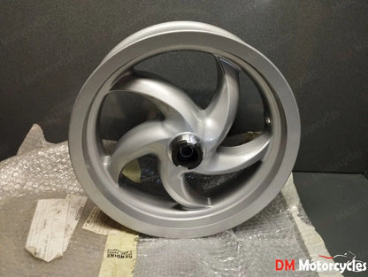 Piaggio genuine new Fly 50 - 150 Zip BOULEVARD front wheel pn 646686t