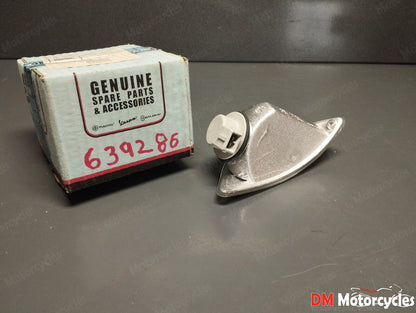 Piaggio genuine new Vespa lx lxv 50 125 150 right rear turn signal pn 639286