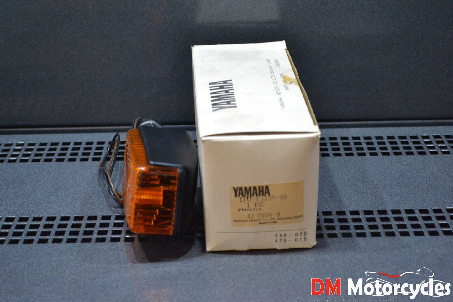 Yamaha genuine nos xj fj xz rear turn signal indicator assy 1 pn 11u-83330-10