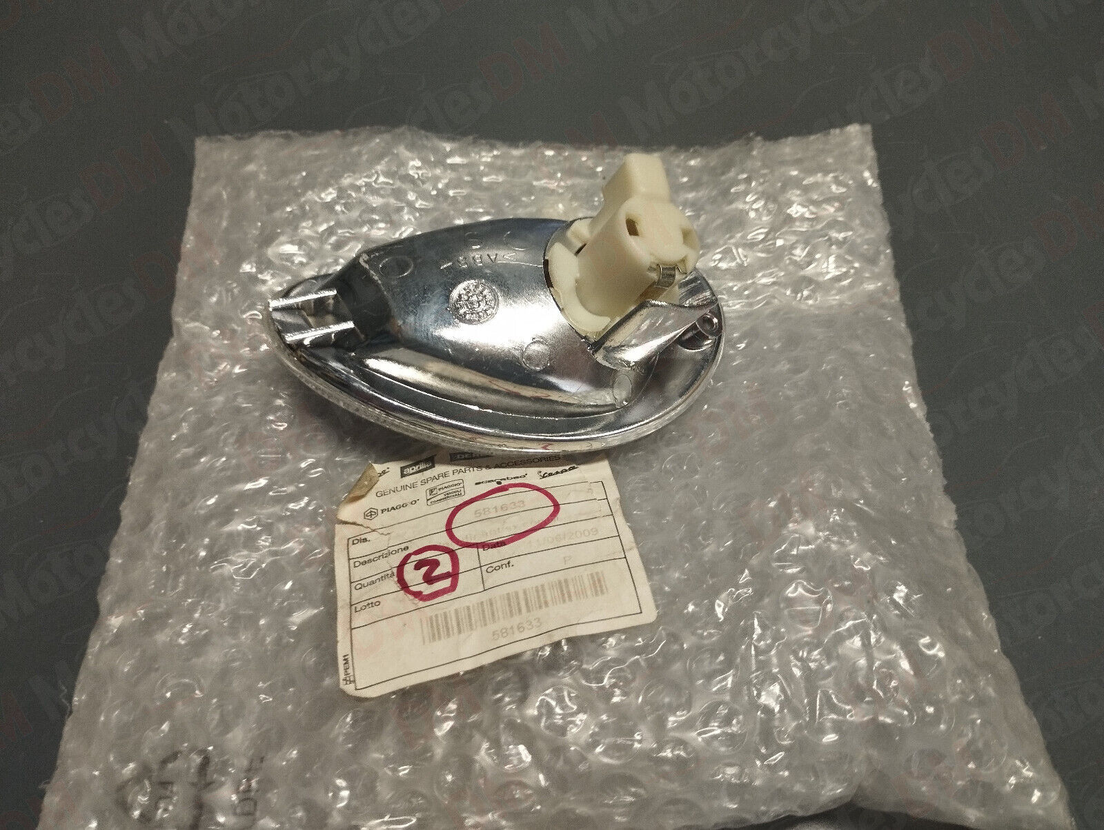 Piaggio genuine new et4 125 150 leader front left turn signal pn 581633