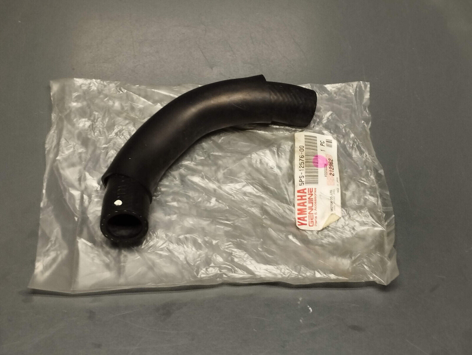 Yamaha genuine new tdm 900 radiator hose 1 pn 5ps-12576-00