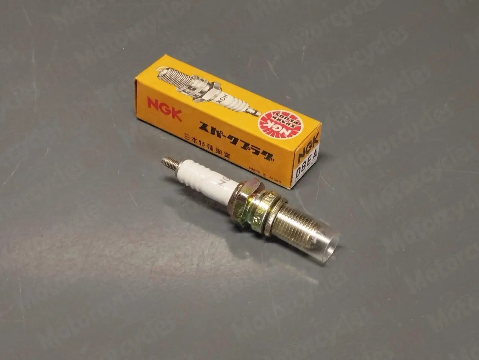 New NGK D8EA Spark Plug x1