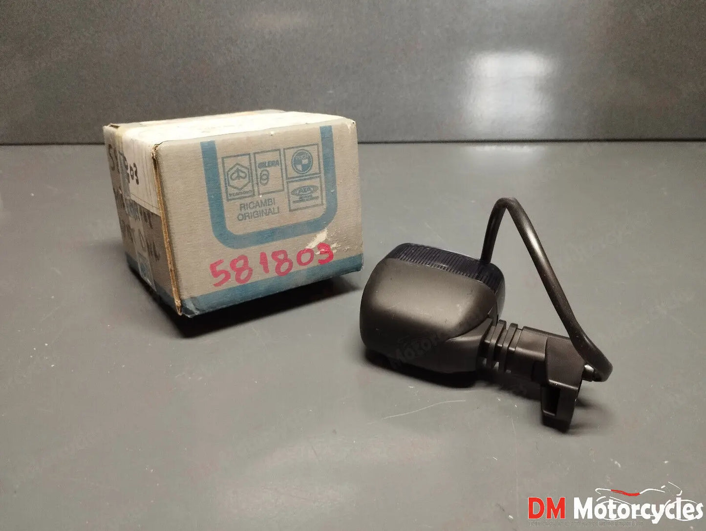 Piaggio genuine new gilera dna 50 125 front left indicator pn 581803