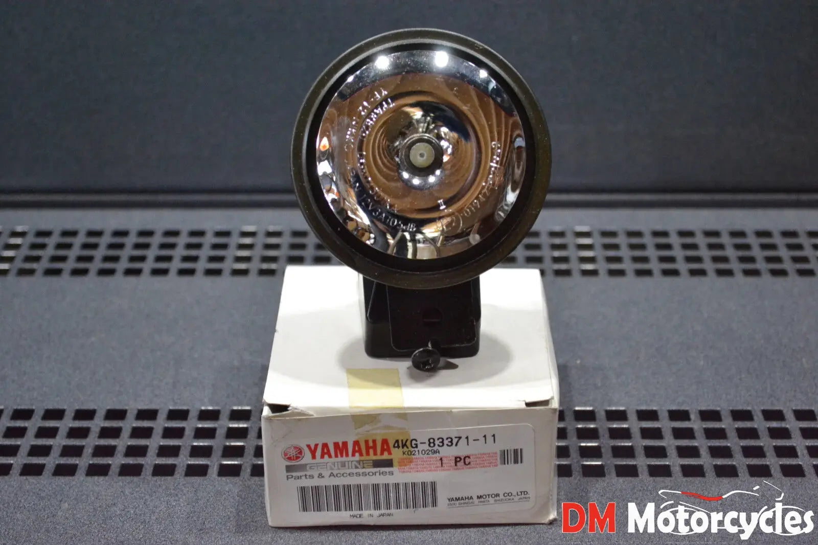 Yamaha genuine new fjr1300 fjr 1300 2003 horn pn 4kg-83371-11