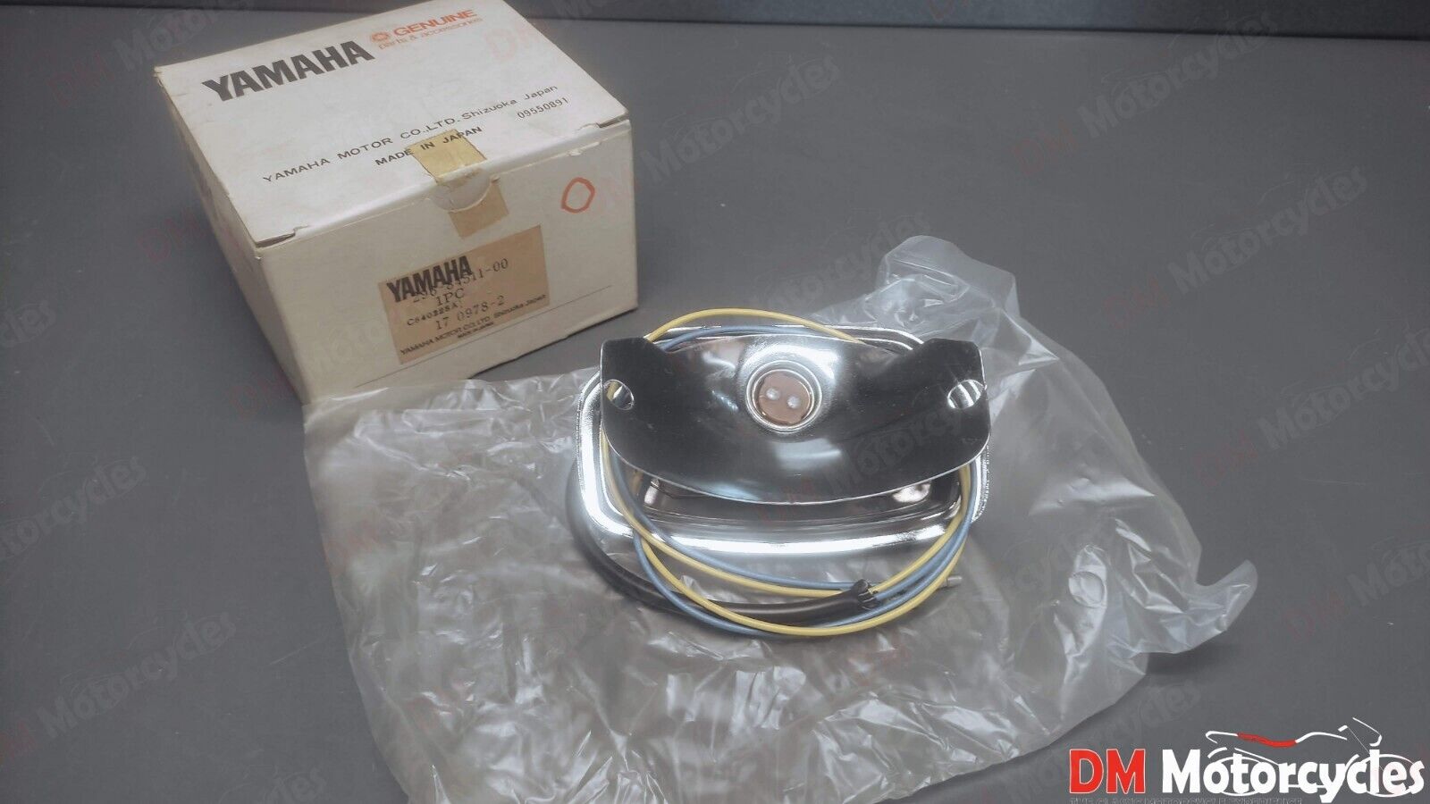Yamaha genuine nos V50 yb80 yb100 yb50 ty80 ty50 taillights base pn 296-84511-00