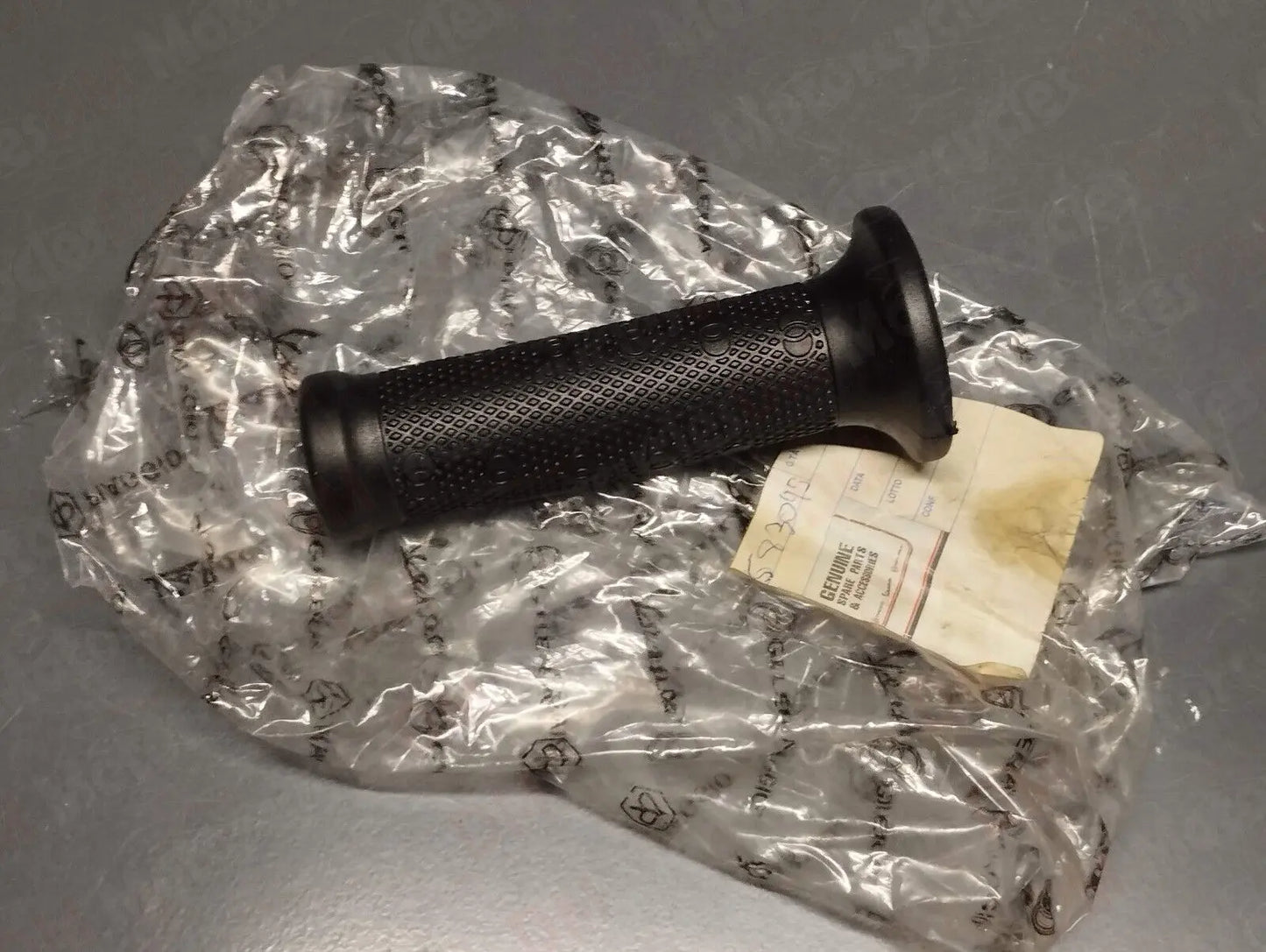 Piaggio genuine new gilera runner 50 sp right hand grip pn 583095