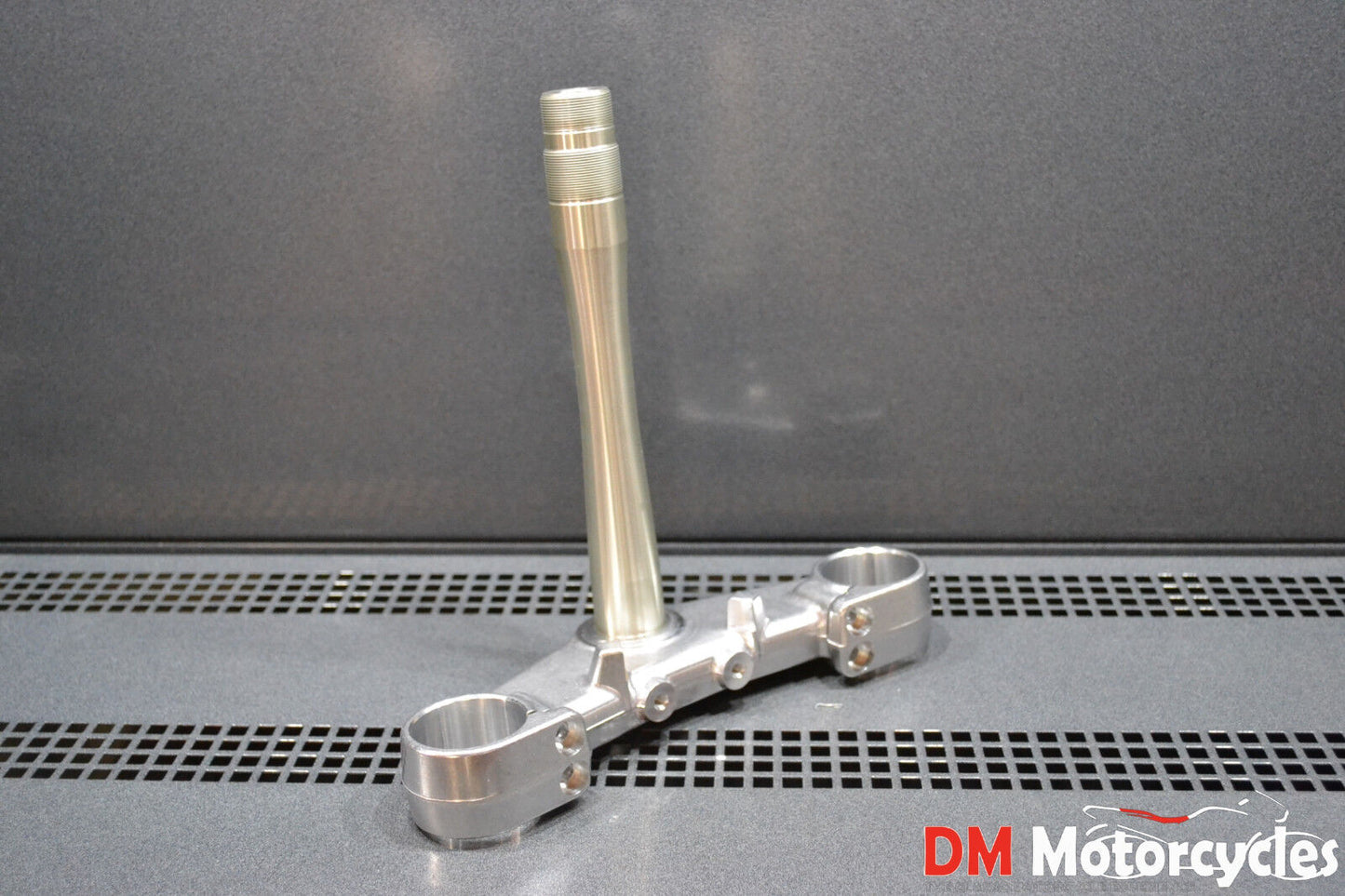 YAMAHA GENUINE NEW YZF R6 2001 - 2002 UNDER BRACKET COMP PN 5MT-23340-00
