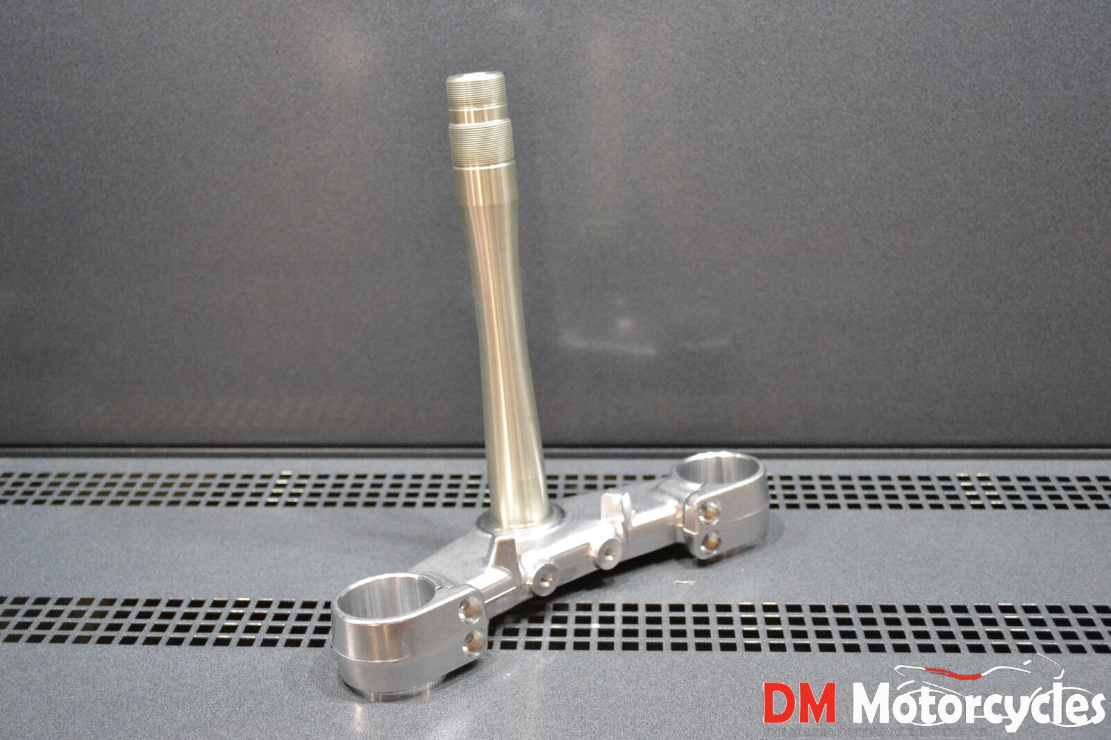 YAMAHA GENUINE NEW YZF R6 2001 - 2002 UNDER BRACKET COMP PN 5MT-23340-00