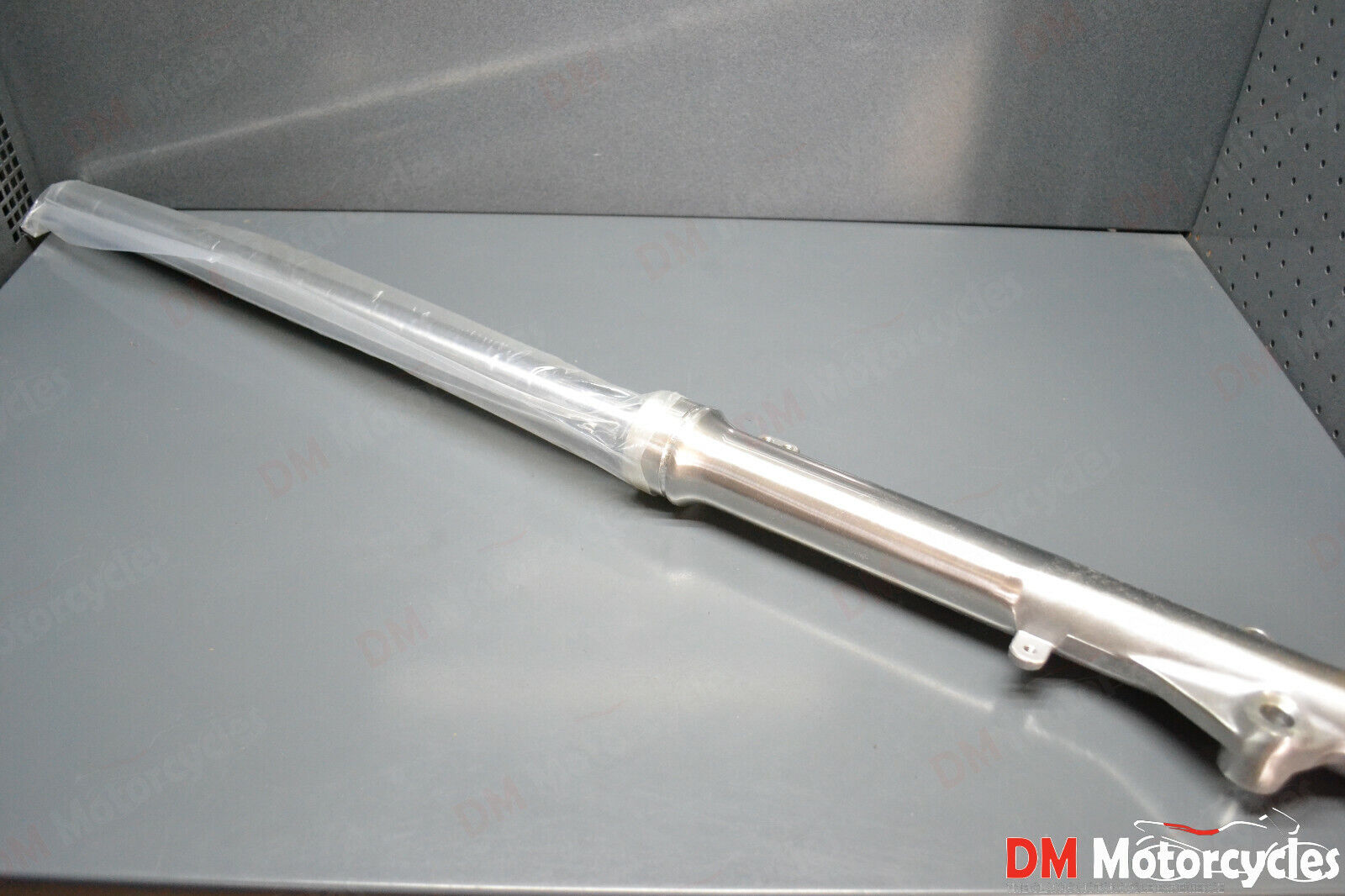 Yamaha genuine nos XT350 XT 350 1997 2000 left fork assy pn 55v-23102-00