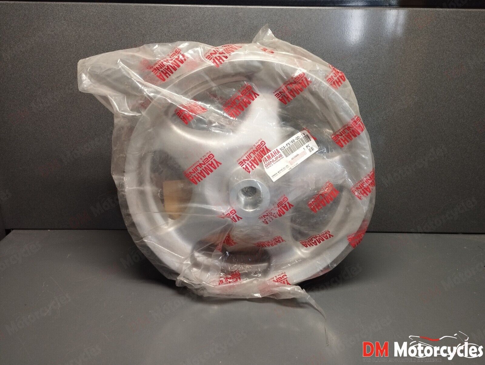 Yamaha genuine new YP125 Majesty 125 front wheel rim pn 5ca-f5168-00-1v