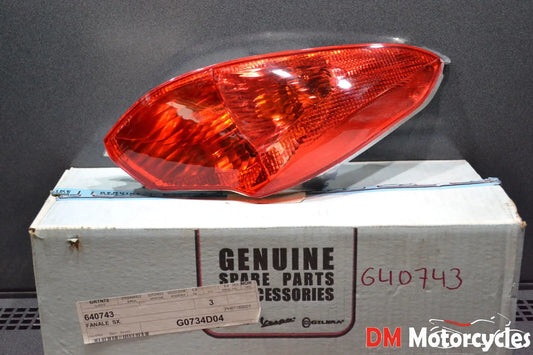 Piaggio genuine new x7 125 250 left tail brake light pn 640743