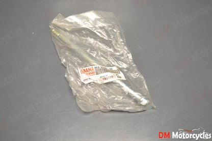 Yamaha genuine new dt mx 175 it dt xt 125 yz 100 front wheel axle 353-25381-00
