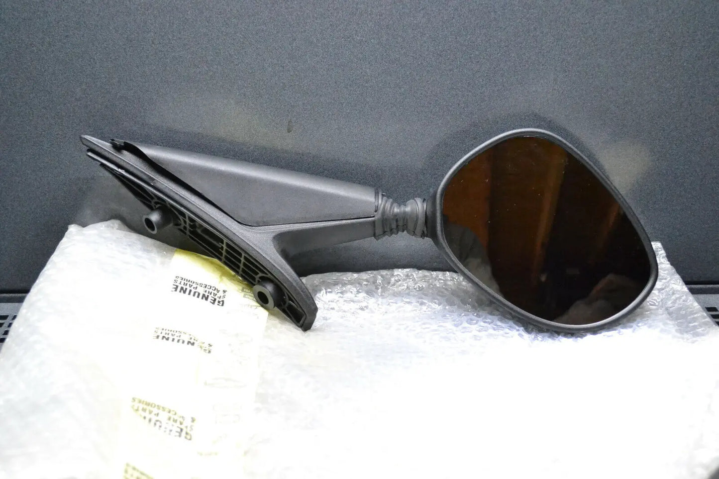 Piaggio genuine new x8 125 - 400 2004 - 2008 right mirror pn cm174801