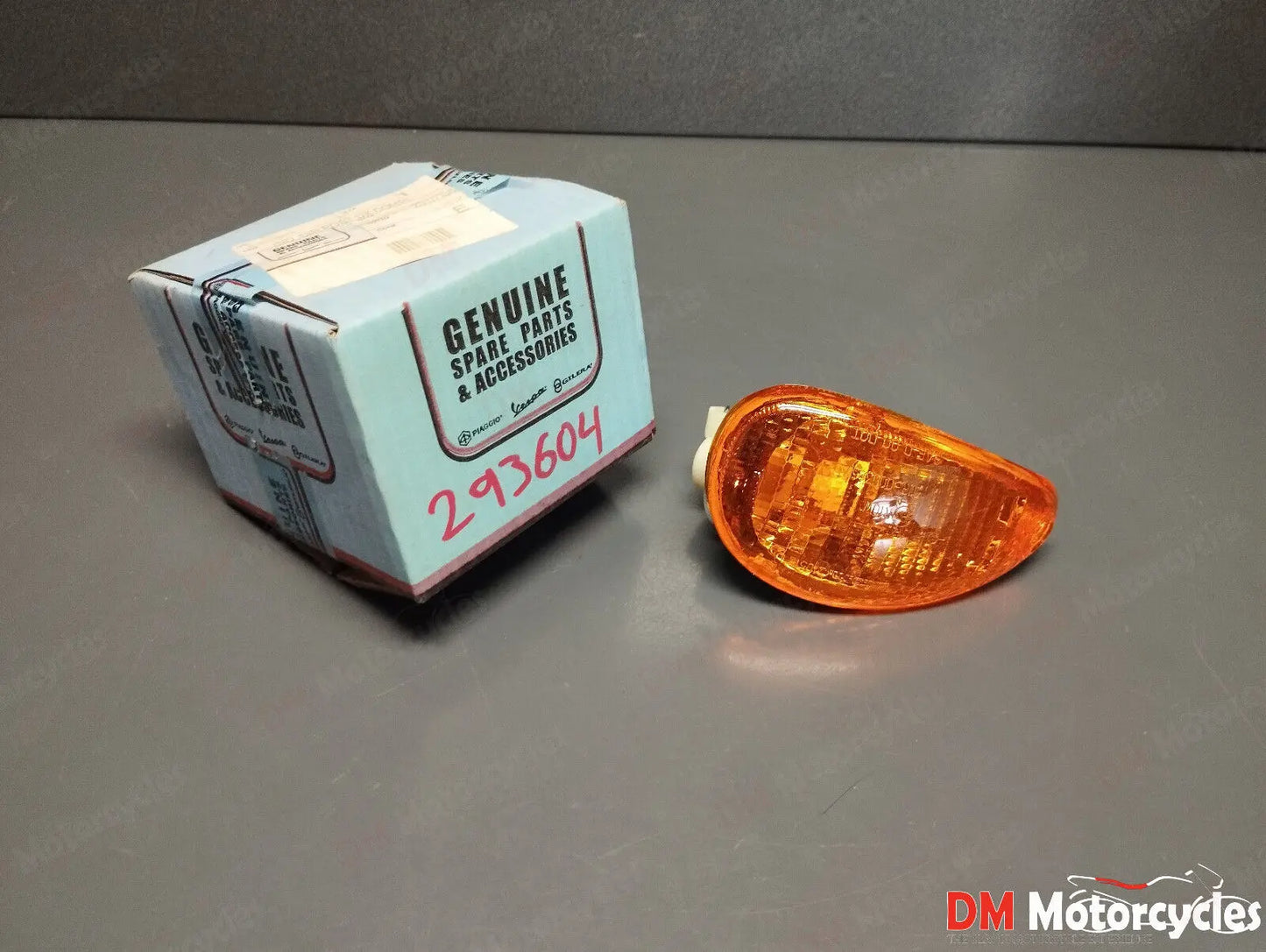 Piaggio genuine new vespa et 4 125 96 - 98 right rear turn signal pn 293604
