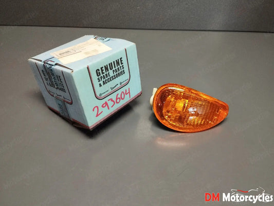 Piaggio genuine new vespa et 4 125 96 - 98 right rear turn signal pn 293604