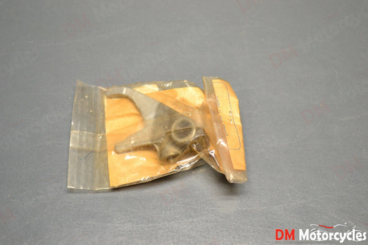 Yamaha genuine nos dt 125 transmission shift fork pn 10v-18511-00