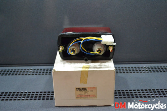 Yamaha genuine nos fz750 fz 750 1986 tail light assy pn 1fn-84710-e0