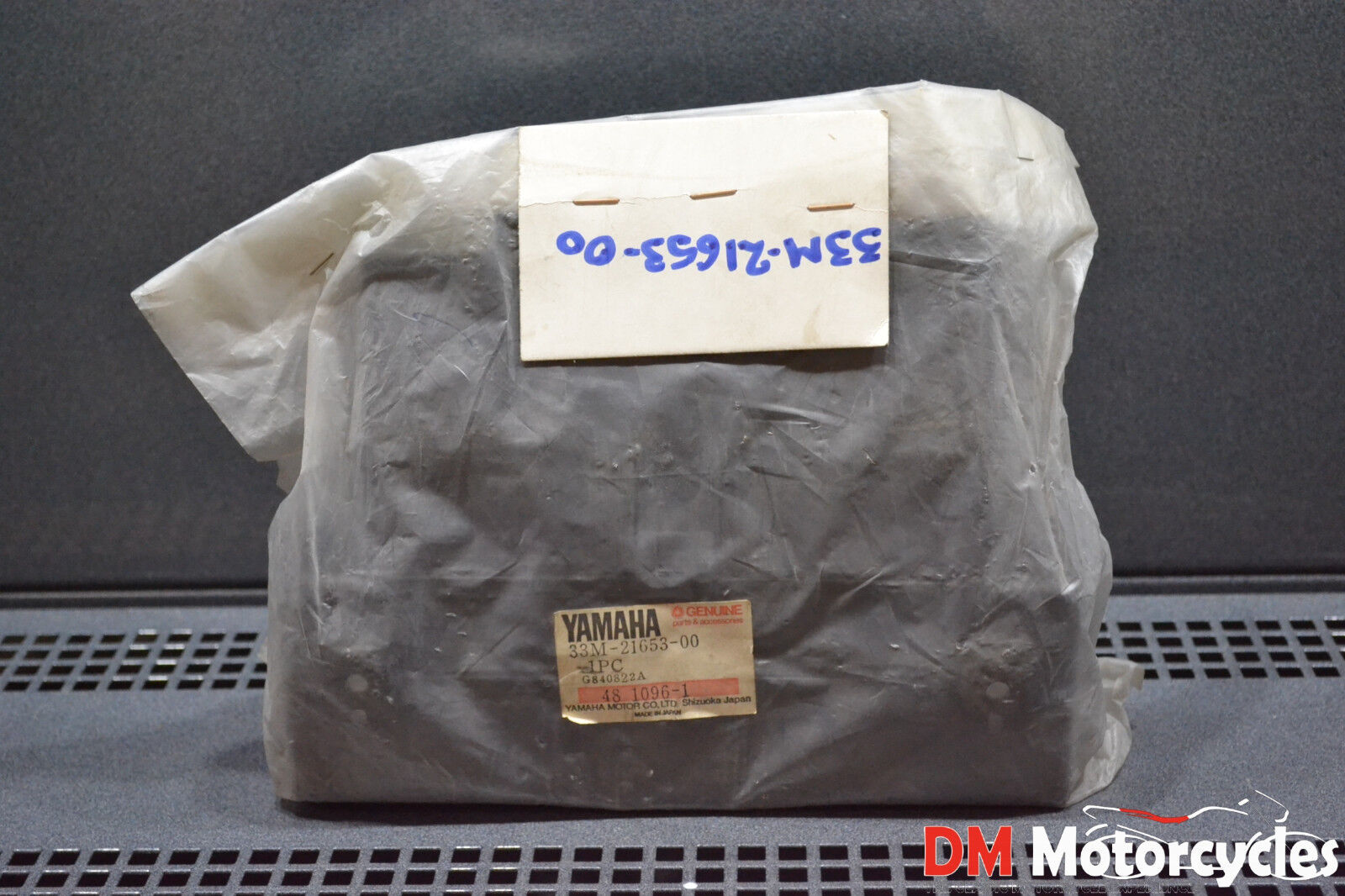 Yamaha genuine nos xj600 xj 600 1990 rear seat box case pn 33m-21653-00