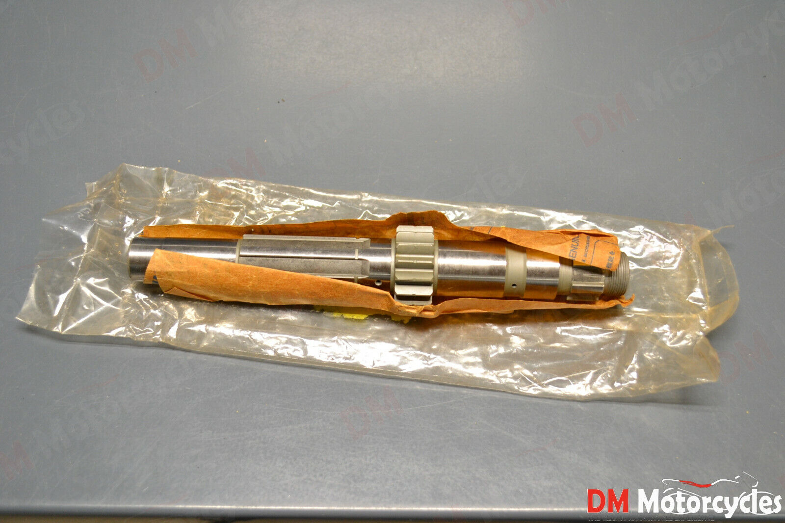 Yamaha genuine nos rd 125 transmission main shaft pn 10w-17411-00