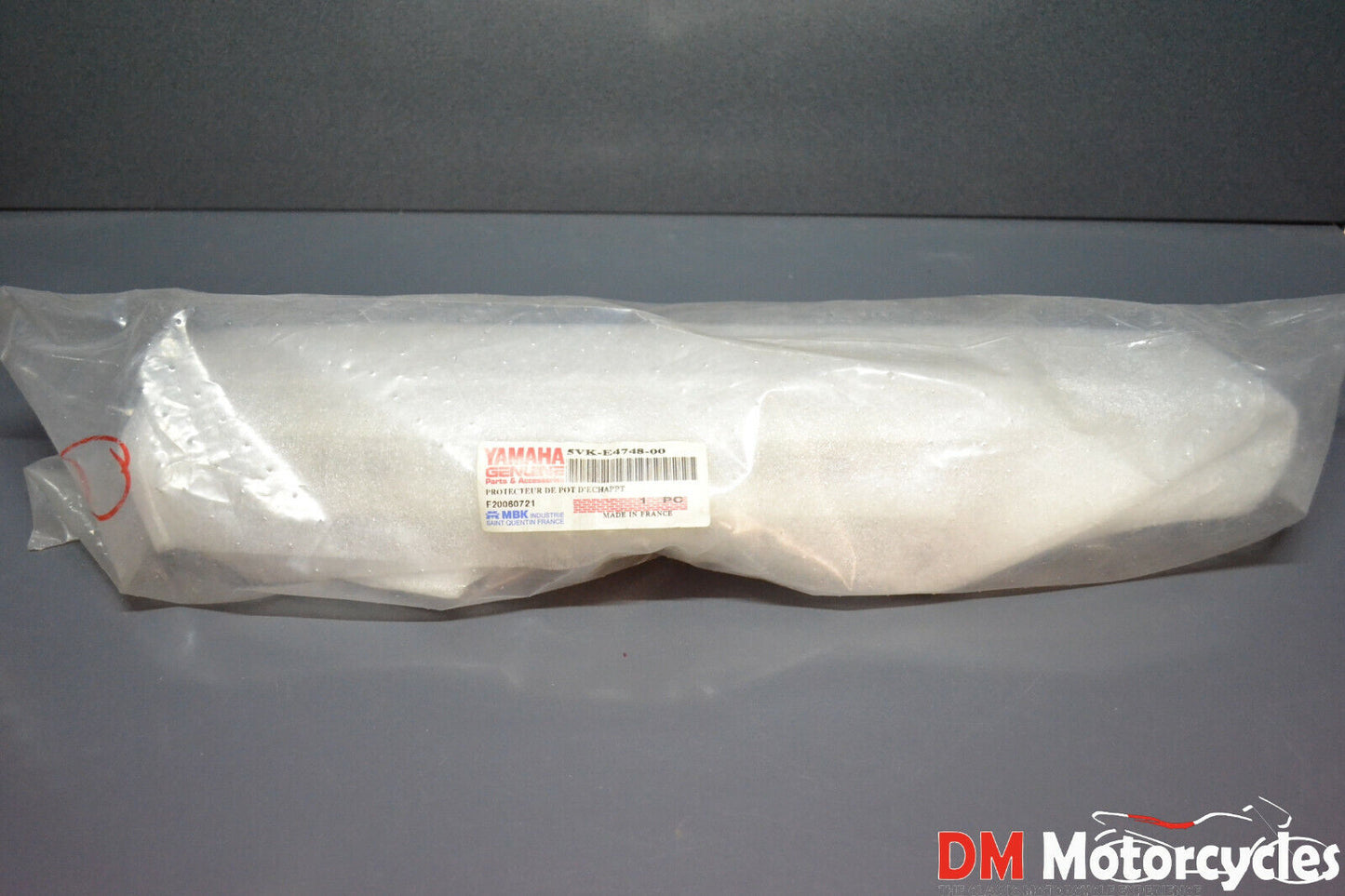 Yamaha genuine new xt660r xt 660x 2004 rh exhaust shield pn 5vk-e4748-00