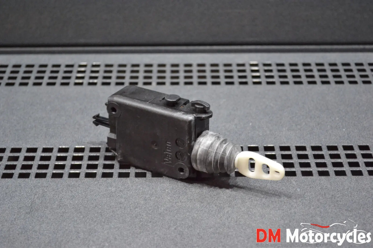 Peugeot genuine new jet force seat switch actuator lock pn 742956