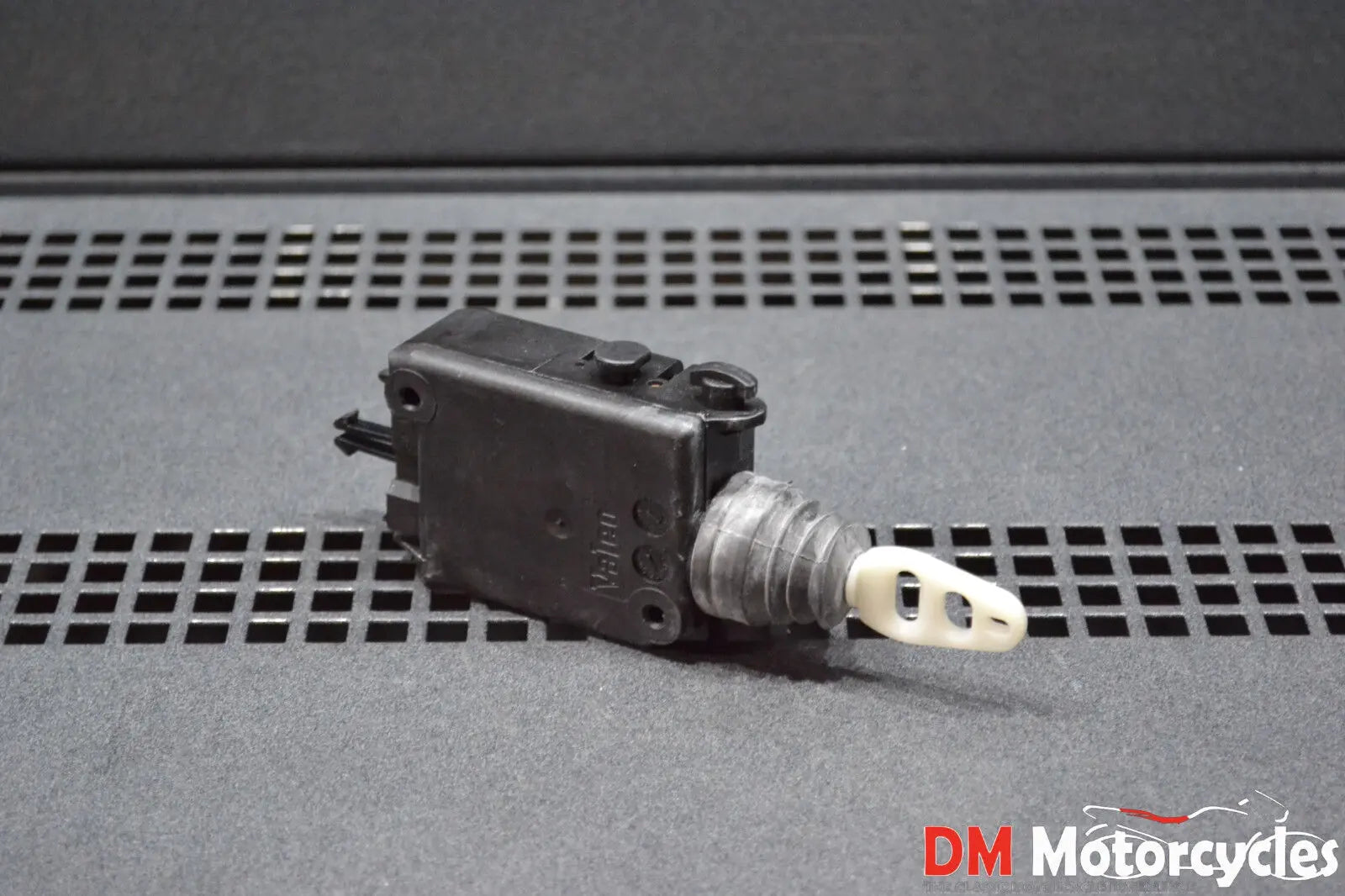 Peugeot genuine new jet force seat switch actuator lock pn 742956