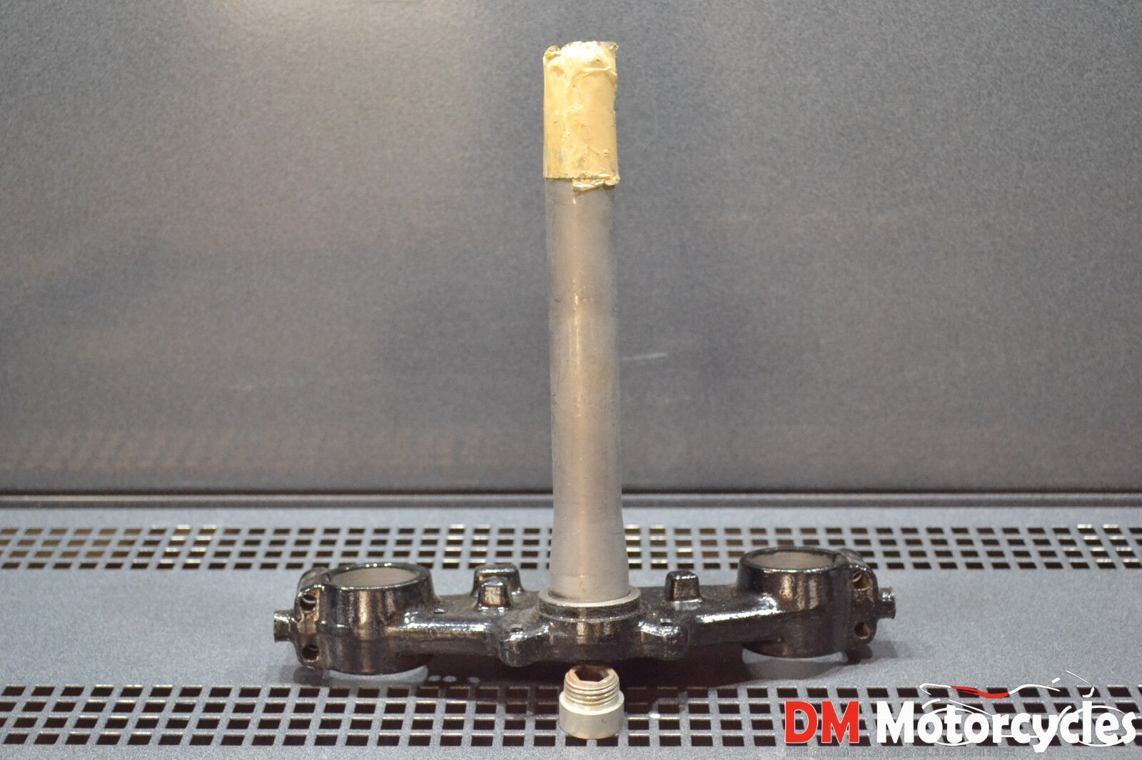 Yamaha genuine nos dt 125 dt 175 under bracket pn 18g-23340-00-33