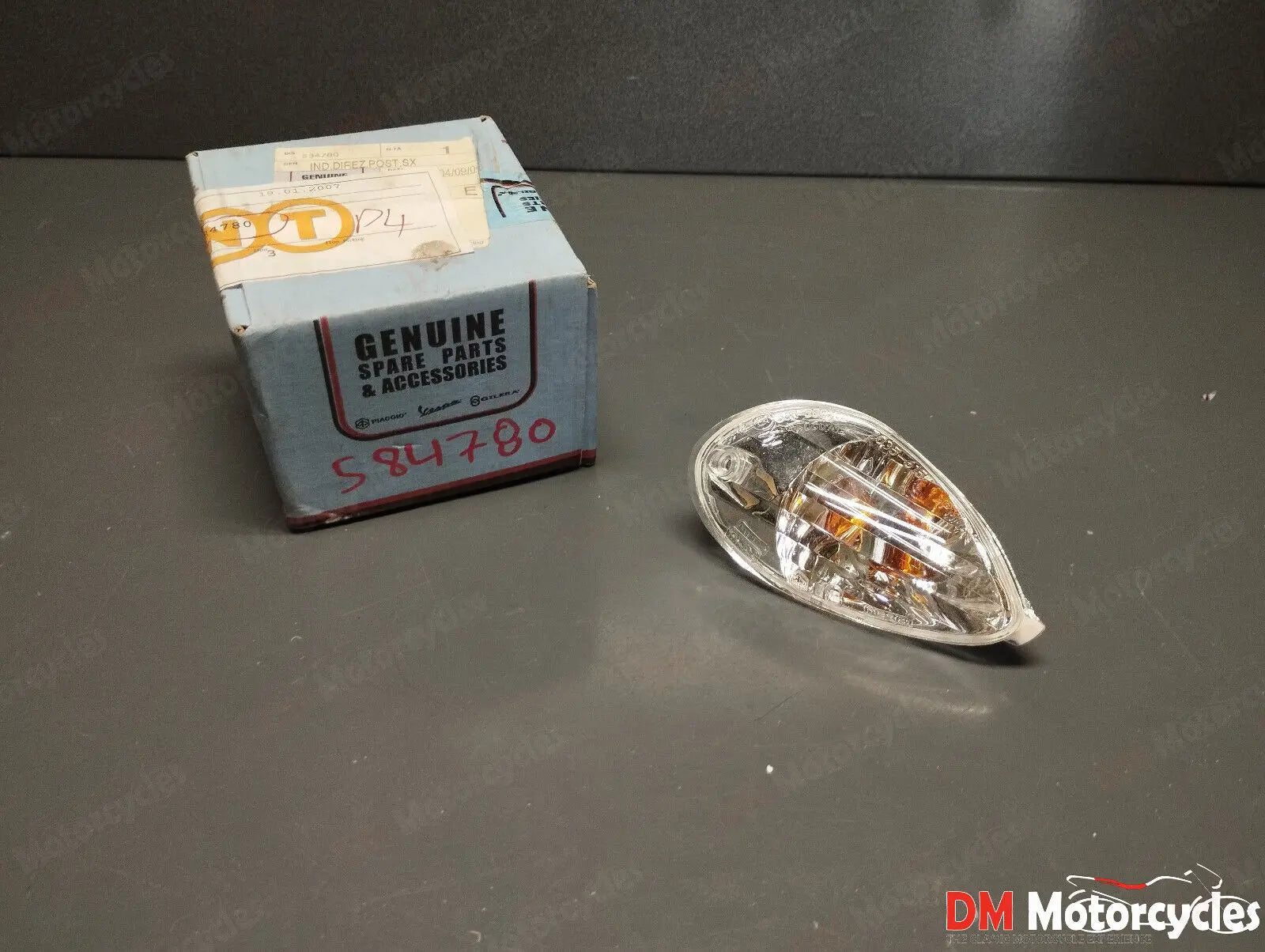 Piaggio genuine new liberty 50 4t 04 rear left turn signal pn 584780