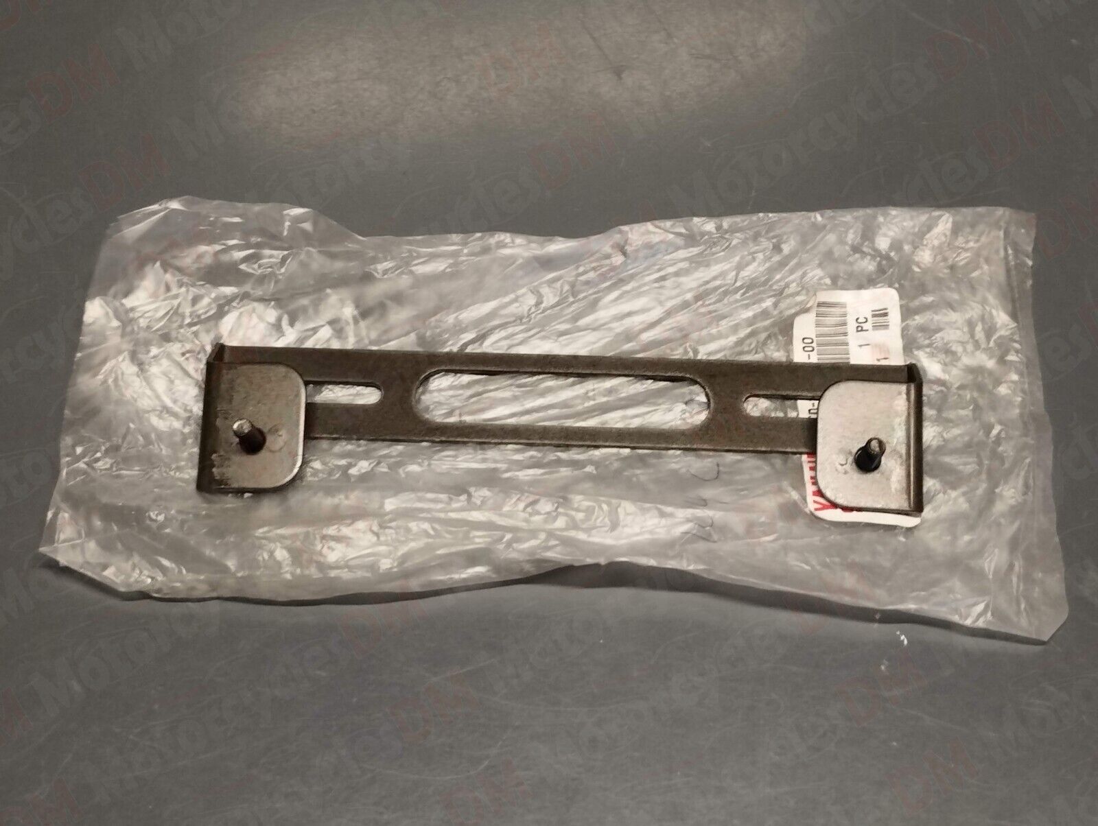 Yamaha genuine new XT 225 serrow license plate bracket mount pn 4fd-21685-00
