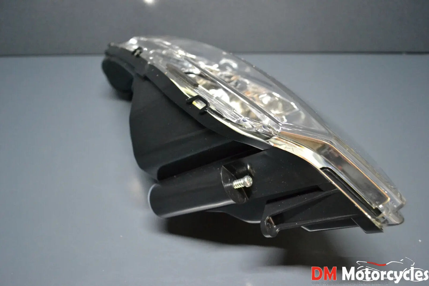 Peugeot genuine new Satelis 125 - 500 2007 - on right head light assy pn 766940