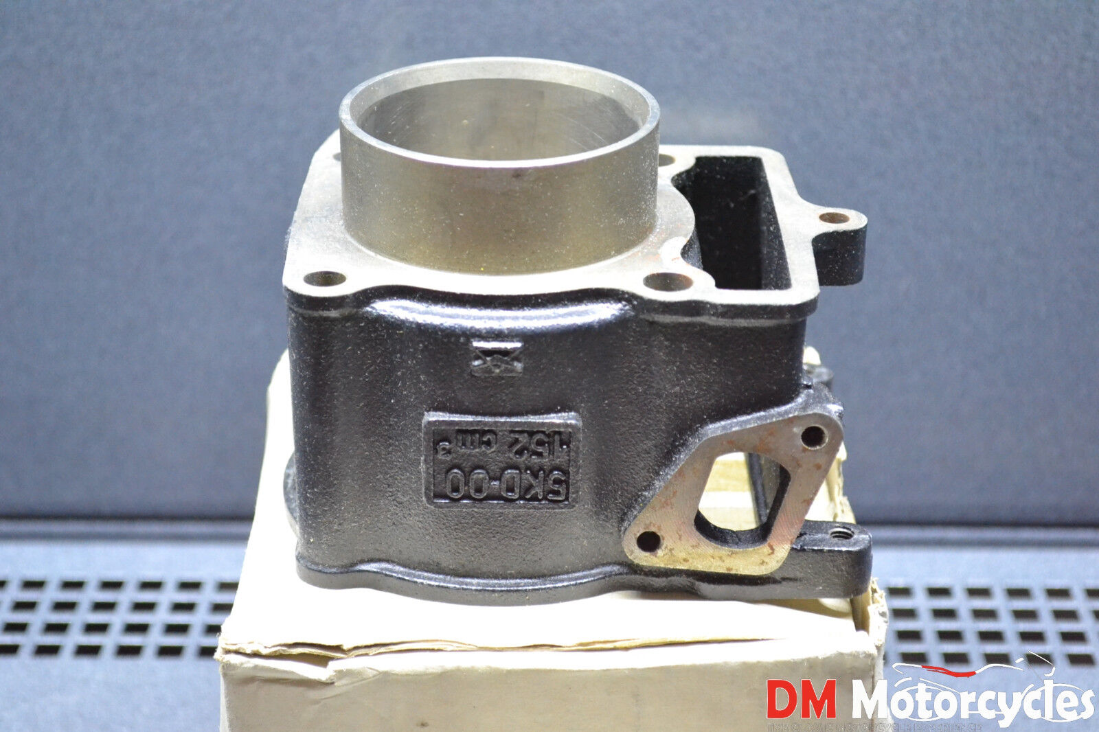 Malaguti genuine new madison 150 cylinder kit pn 77116300