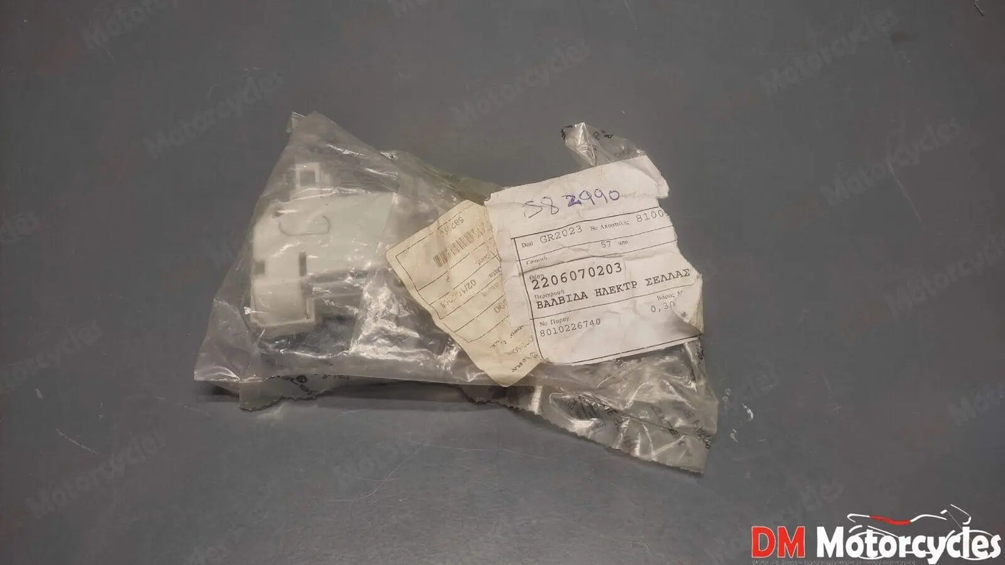 Piaggio genuine new beverly 300 350 500 seat solenoid valve pn 582990