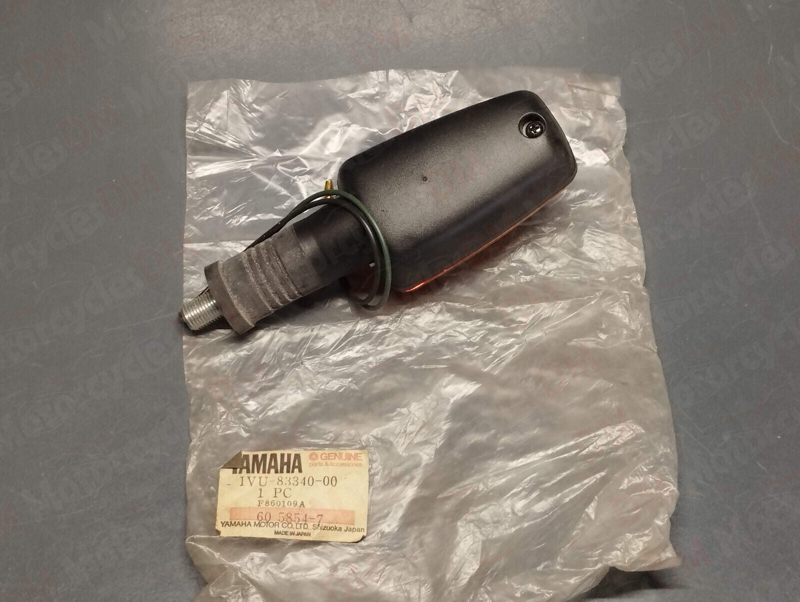 Yamaha genuine new fz 750 rd 350 srx 600 rear right turn signal pn 1vu-83340-00