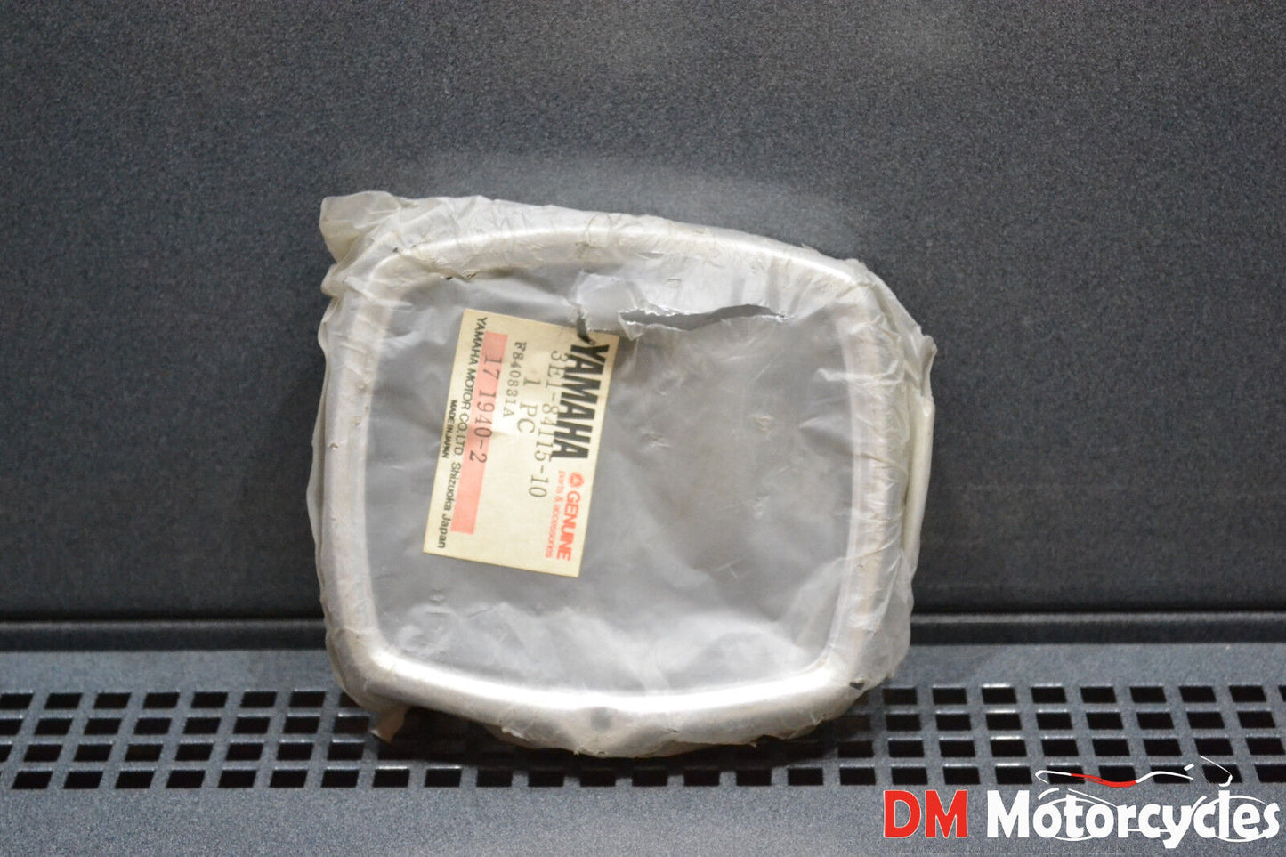Yamaha genuine nos v50 v70 v80 mate headlight rim pn 3e1-84115-10