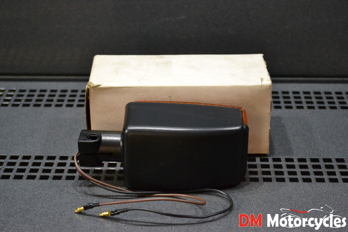 Yamaha genuine nos xj fj xz front turn signal indicator assy 1 pn 11u-83301-40