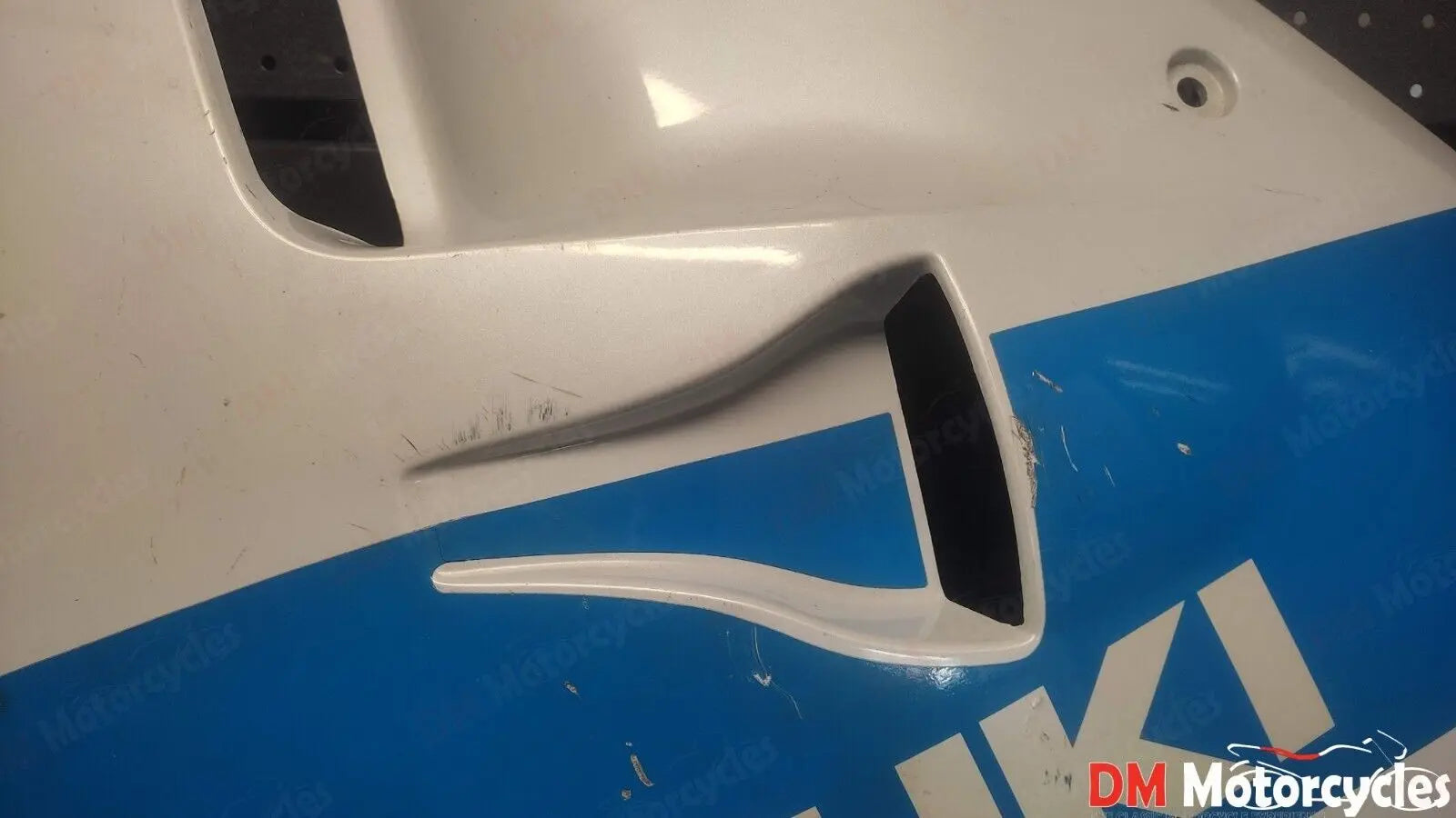Suzuki genuine used RGV 250 VJ21 left side fairing cowl