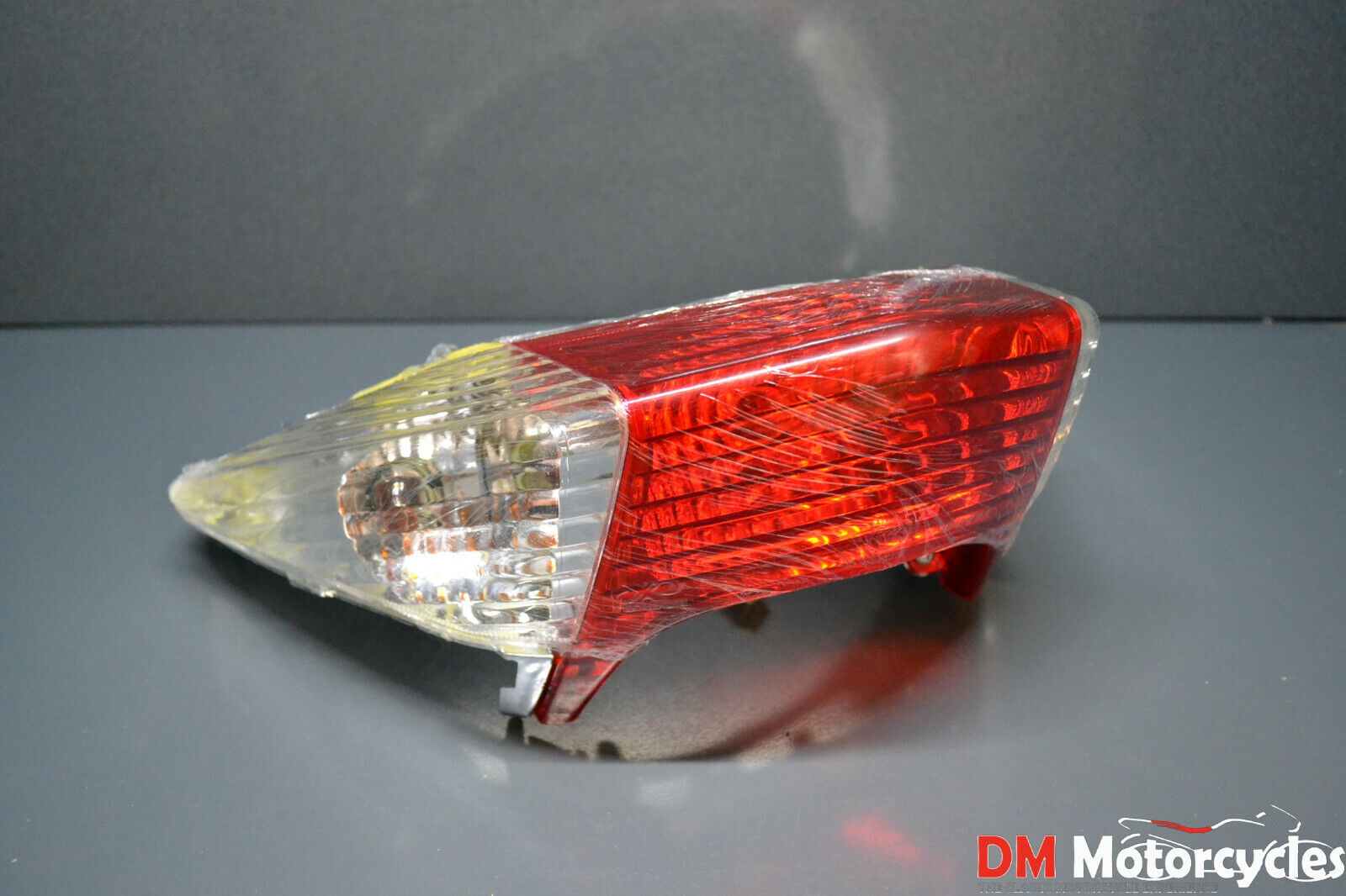 Peugeot genuine new Sum up 125 Tail light pn 800306