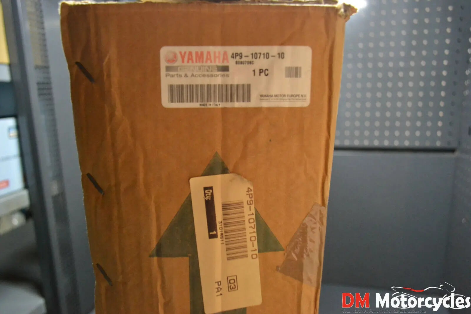 Yamaha genuine new Cygnus X 2007 medium height windshield screen pn 4p9-10710-10