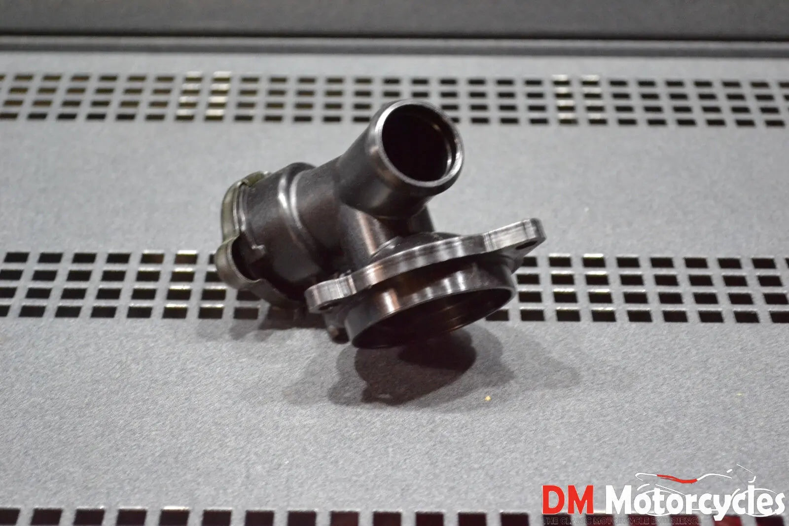 Yamaha genuine new fzr1000 fzr 1000 sub filler neck with cap pn 1ae-12590-00