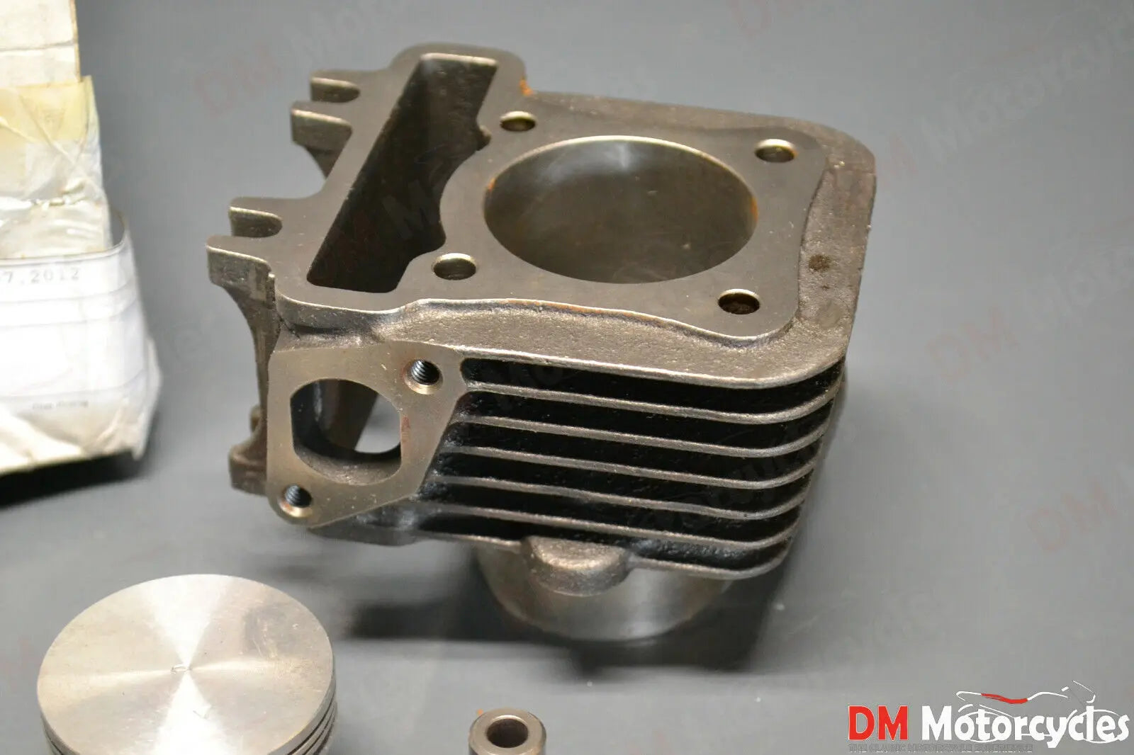 Piaggio genuine new 100cc aprilia derbi ac 4-stroke cylinder kit pn 834793