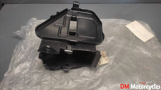 Yamaha genuine nos xs400 xs 400 1979 battery box pn 2l0-21240-00