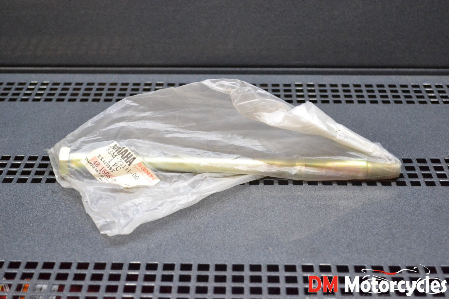 Yamaha genuine nos fj600 fj 600 1984 swing arm pivot shaft pn 33m-22141-00