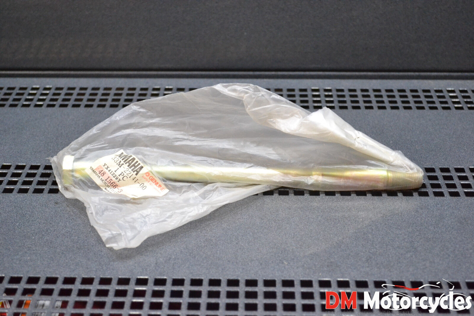 Yamaha genuine nos fj600 fj 600 1984 swing arm pivot shaft pn 33m-22141-00