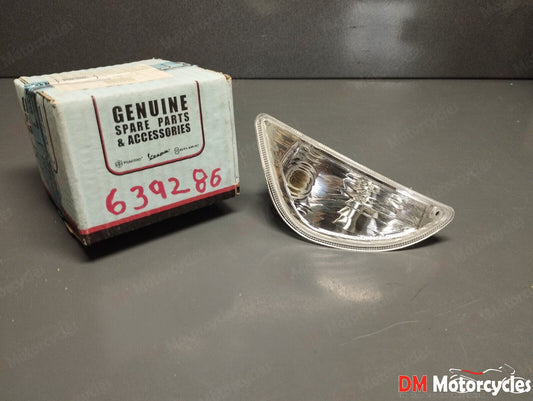 Piaggio genuine new Vespa lx lxv 50 125 150 right rear turn signal pn 639286